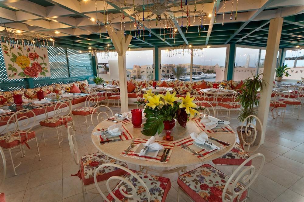 Turtle'S Inn Hotel Hurghada Exteriör bild