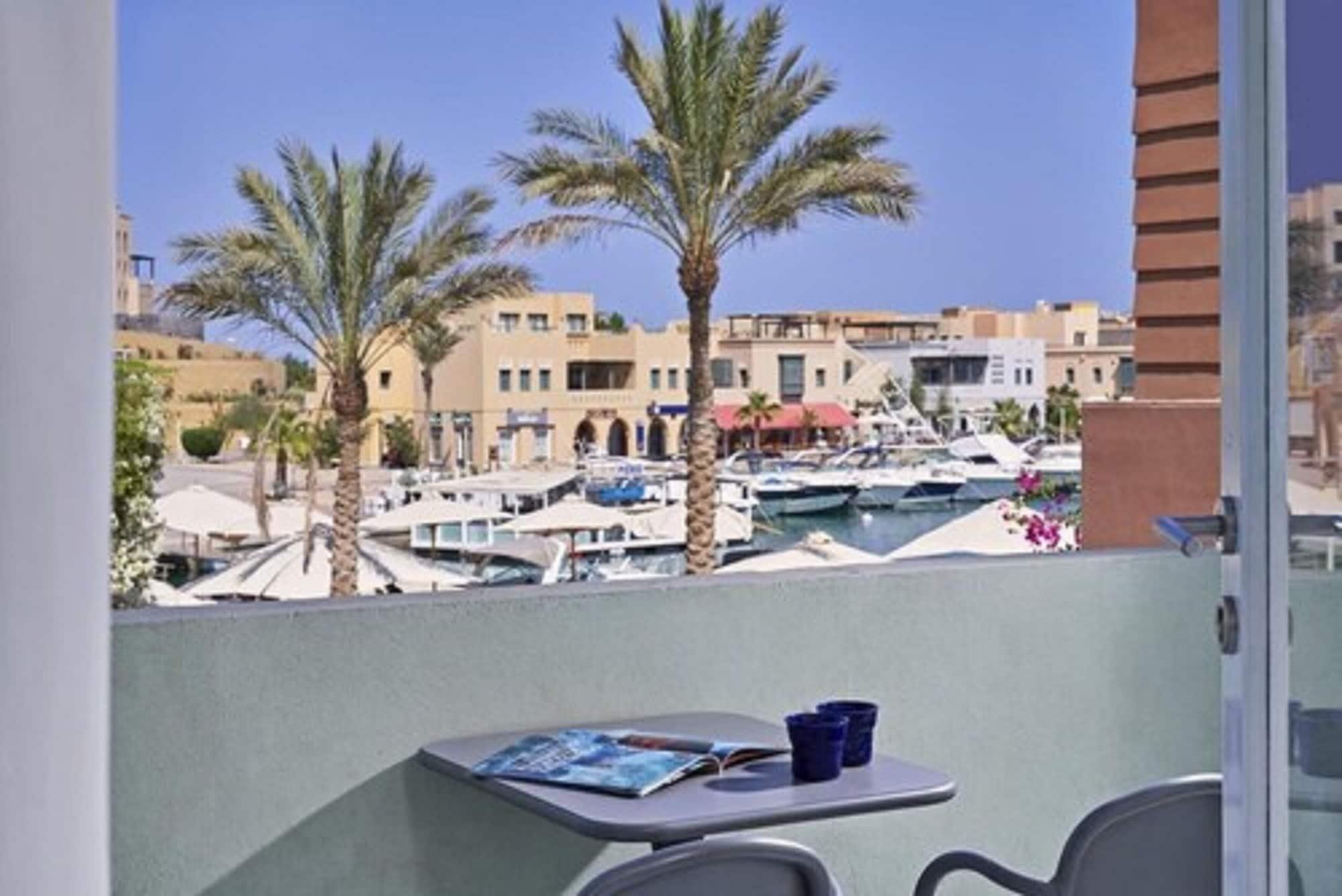 Turtle'S Inn Hotel Hurghada Exteriör bild