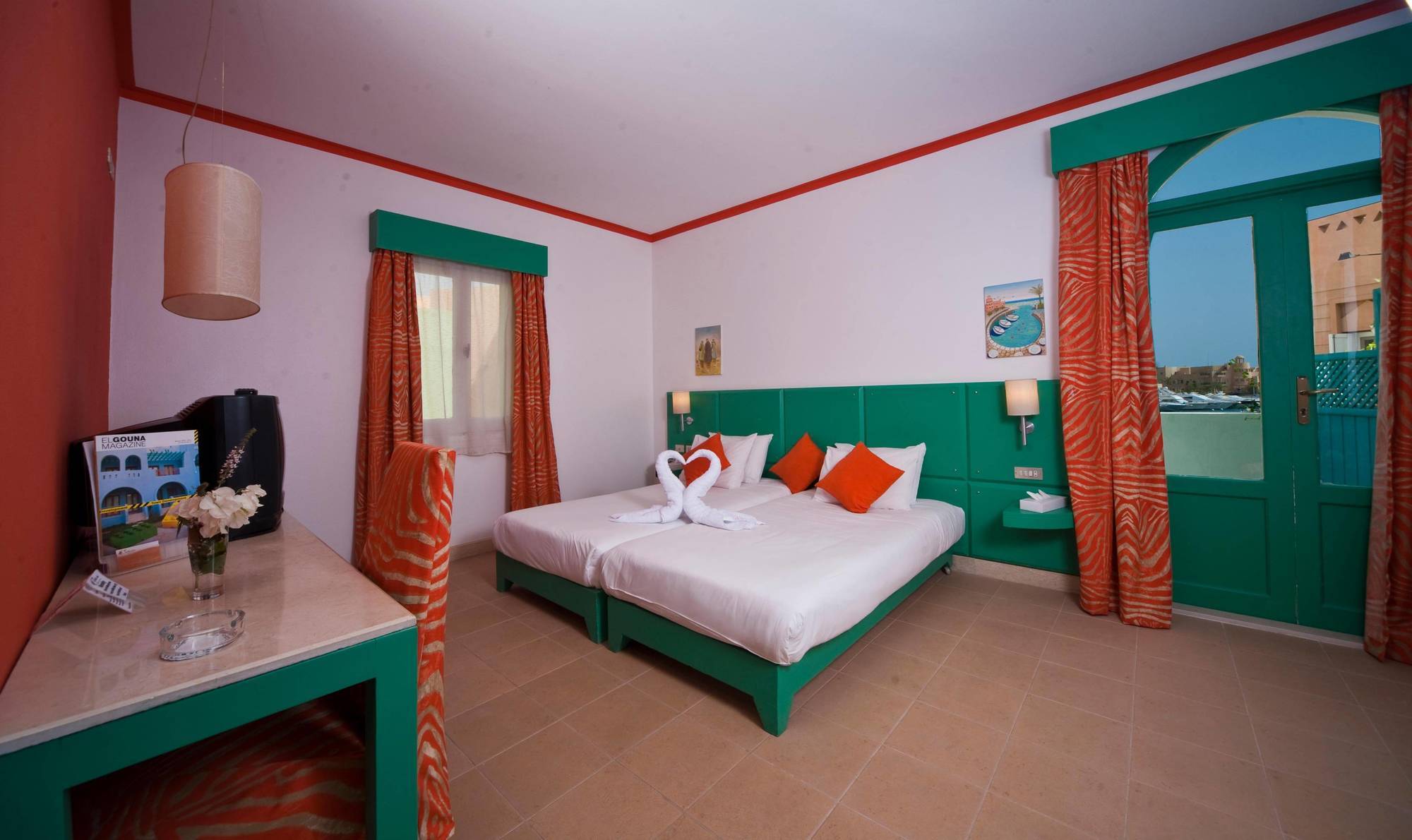 Turtle'S Inn Hotel Hurghada Exteriör bild
